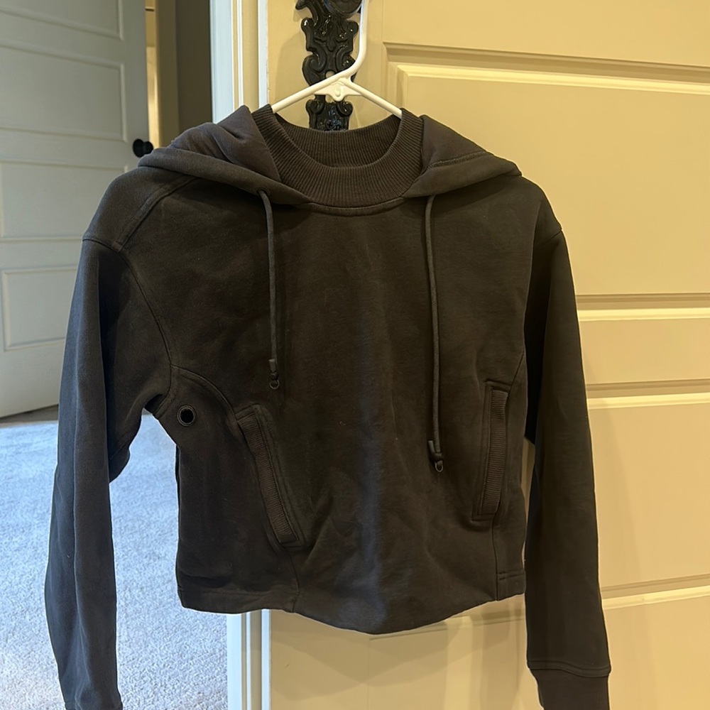 lulu dark gray cropped sweatshirt
